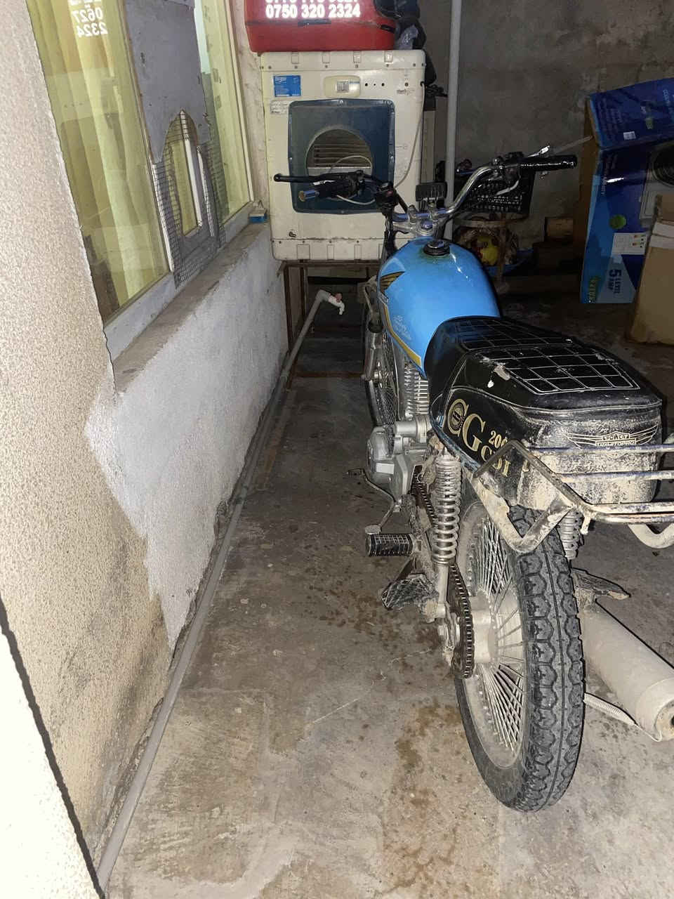 کاکە سلاوی  خواتان لێبیت ئەم ماتۆرە بۆ فرۆشتنە بی حەیبە و کیشەیە مالی دۆستە مۆدیلی 2021 سەوتی تیدا نیە شوینمان سلیمانیە نرخی 330 هەزار مەحەمەلەیەکی برایانە ***********
