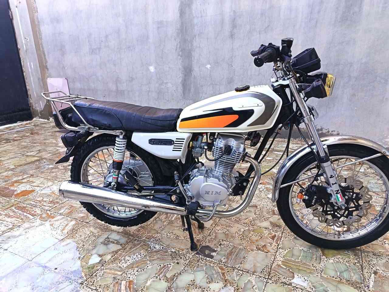 4 كير اصولي وكيل العارضي مديل ٢١ نضافتها كدامك  بصور مكان نجف عسكري سعر مطلوب ٧٠٠ وبيها مجال رقم تواصل واتساب ***********
