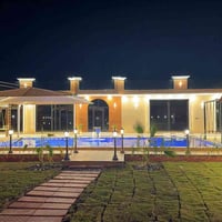 � مزرعة فانيلا – بغداد 🌿 استجمام، جلسات راقية، مسبح، ومناطق شواء مناسب...