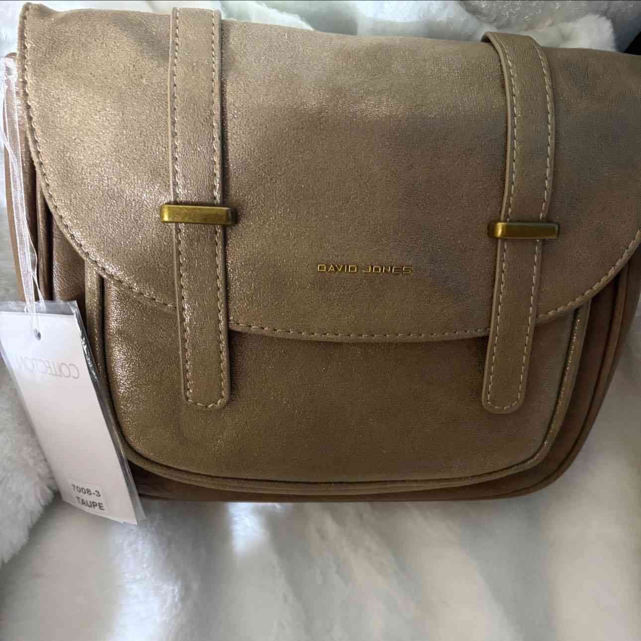 جنطه مختمه من الداخل
***********
