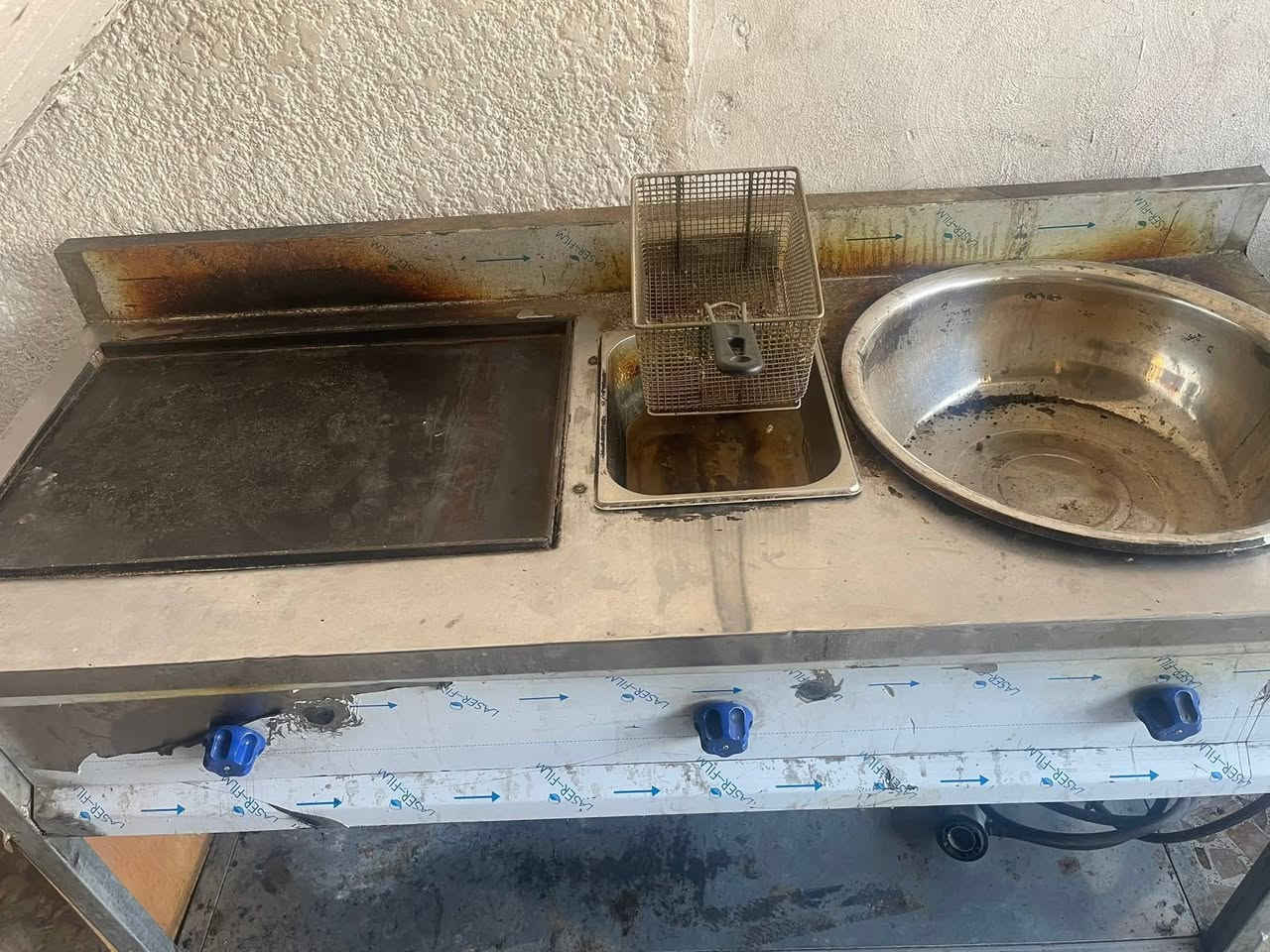 سلام عليكم غراض مال مطعم سعرهم شلع 850 شلع بيع مكاني الشعله لي يحب تفصيل أكثر يتصل ***********
