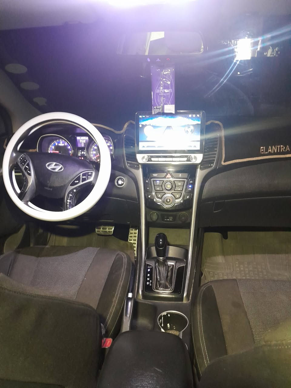 السلام عليكم 

النترا هاج باك 
مديل 2013
رقم بغداد تحويل مباشر 
كير مكفول المكينة بيه صوت رايجز فقط 
صدر جديد 
بصمة تفئه كشنات 
تريد ثلج 
حجم المكينة 20
شواصي لغود تكم حوض مكفولات 
بيه معجون بالقماره 
الكشر شوف العين غير مكفول 
تحكم استيرن 
شاشة كامرا 
تخم تاير 
السيارة خير من الله 
 شرط ترايك وين متريد   

السعر 73 وبيها مجال 
***********
