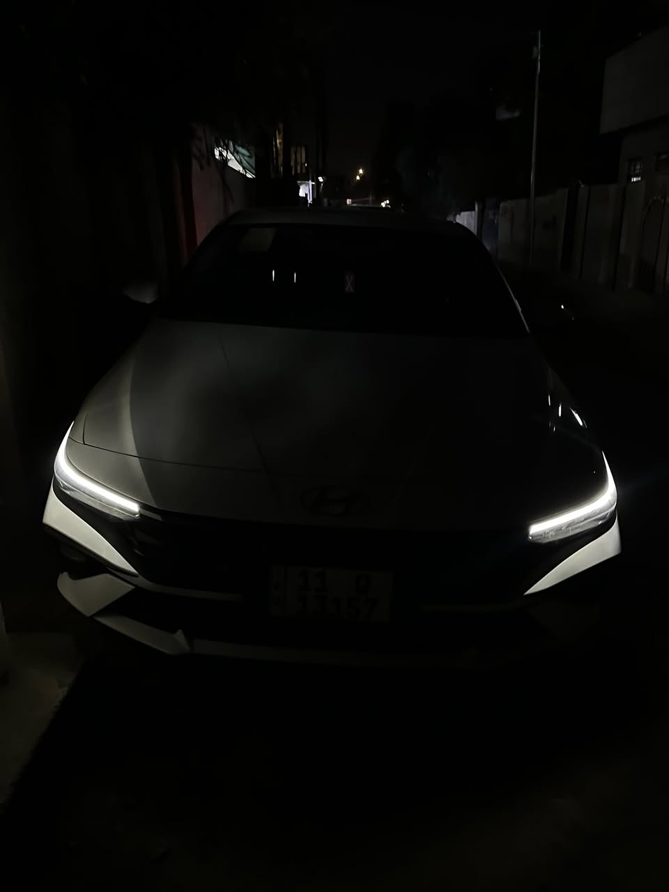 السلام عليكم
سيارة النترا موديل 2025 
مكفوله كفالة عامه شخط مابيها 
ماشيه 5 الاف بعدها على وضع الشركه مابيها نقص 

السعر 150$ ورقه 

للتواصل // ***********
الرقم الثاني//*********** 
 
!! مـكـانـي بـغـداد المنصور !!
