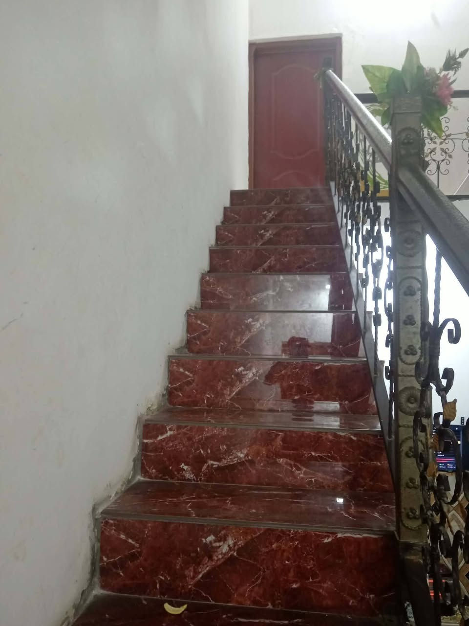 مشتمل ١٠٠م للبيع 
 مطلوب مبادرة 
طابقين زين القوس شارع أبا الفضل بين شارع المواكب وشارع ابالفضل 
غرفتين استقبال ٦ب٤ مطبخ
صالة صحيات خارجية داخلية.
مطلوب 95 مقدمه ٢٧ من غير الطلب الشراي يراسلني خاص انطي رقم راعيه


**إذا كنت صاحب هذا الإعلان وتريد حذفه لأي سبب، رجاءا أرسل رسالة إلى الدعم الفني**