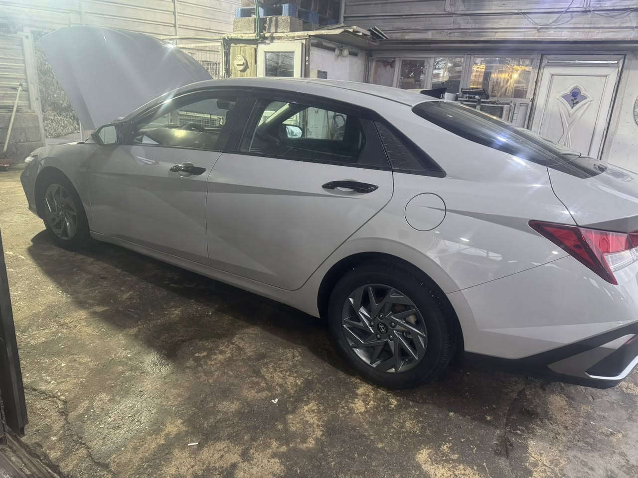 السلام عليكم النتر موديل ٢٠٢٤ بسمي حره نص فول صور الحادث بل منشور مكان السياره السيديه *********** سعر ١٥٠ وبيهه مجال
