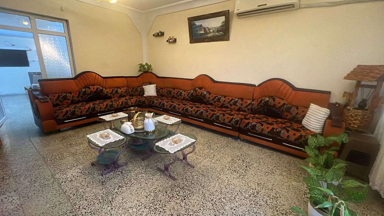 طخم للبيع بسعر 250
 13متر 
القادسية الثانيه سايدين المولى 
***********
