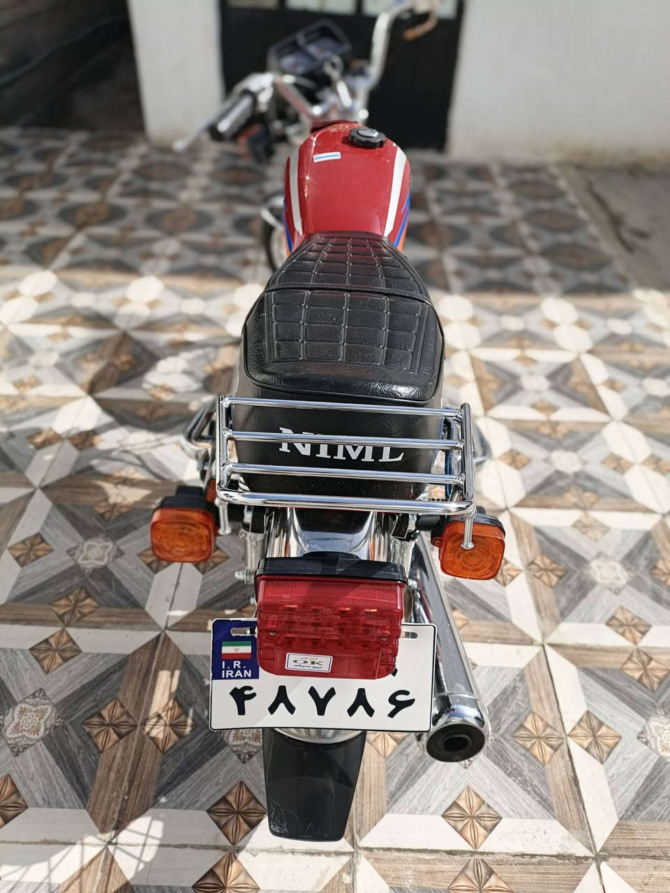 السلام عليكم اخوان دراجة 4 كير  صارلها شهر من طالعه من المعرض النظافه 100/100 شوفت عينك مابيها اي مشكله فقط التانكي مطعوج طعجه خفيفه سعر 750  وبيها مجال اوراق موجوده اي نقص مابيها
لاستفسار *********** او خاص
