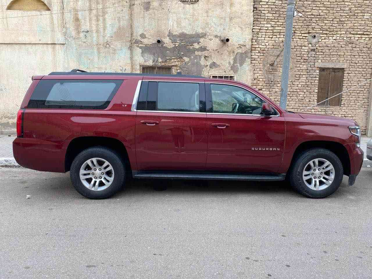 السلام عليكم للبيع فقط 
تاهو سوبر بان موديل 2017 محرك 5300
رقم بصرة خصوصي سيارة جاهزة من كلشي واستخدام شخصي ما مشتغله خط ماشية 151 كيلومتر حادثها جاملق وبنيد بدون شواصي مواصفات LT  مكان السيارة البصرة الأصمعي الجديد 
رقم تلفون ***********
السعر 275 وبيها مجال
