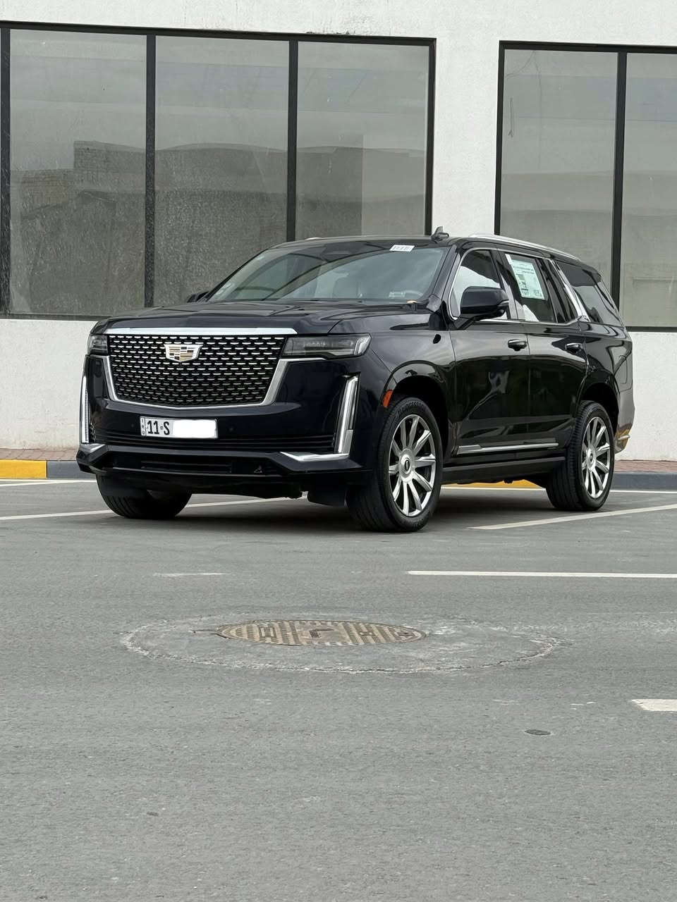 السلام عليكم
كاديلاك اسكاليد (600) 2021
بيع او مراوس حسب القناعه
وارد امريكي ضرر السياره ((دعامية امامية فقط جاملغ مفتوح فقط بيها بارد بالجاملغ الخلفي الايمن حالوب بالبنيد)) 
فول مواصفات
36 سماعة 
كشنات جلد منفصلة خزن وذاكرة ومساج وكهرباء وتدفئة وتبريد داخل ملكي اضافة الى صاج بانوراما
 بصمة
مساج بلكشنات
 كامرات عدد 5 
دوسات كهربائي وانارة LED 
مري اشارة ورادار وشفط 
صندوك ذكي وكهربائي 
ويل كب حجم 22 
جكات هواء 
قيادة ذاتية 
ستيرن شفتات وتدفئة وتبريد محرك 6200 
شباك كروم 
شاشات عدد 3  
تشغيل عن بعد شعار كديلاك ترحيب عند الاقتراب
 سايد بريك بصمة
 يدات انارة ترحيب
الباب شفط
بعد بيها هواي مواصفات
 المواصفات فول 1/1 
ماشية 80kmالف…..
(((رقم مميز)))
السعر610$ وبيها مجال بسيط
للاستفسار ***********
مكان السياره البصره
