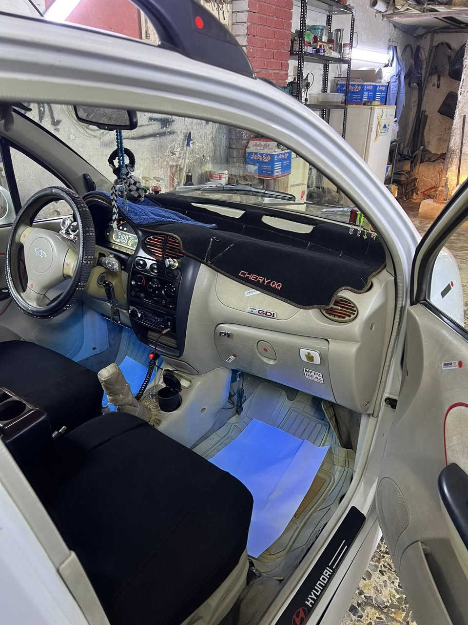 للبيع كيوكيو ٢٠١٠ سيارة جاهزه أي نقص مابيها سعره ٣٢ وبيها مجال عنوان بغداد الكفاح ***********
