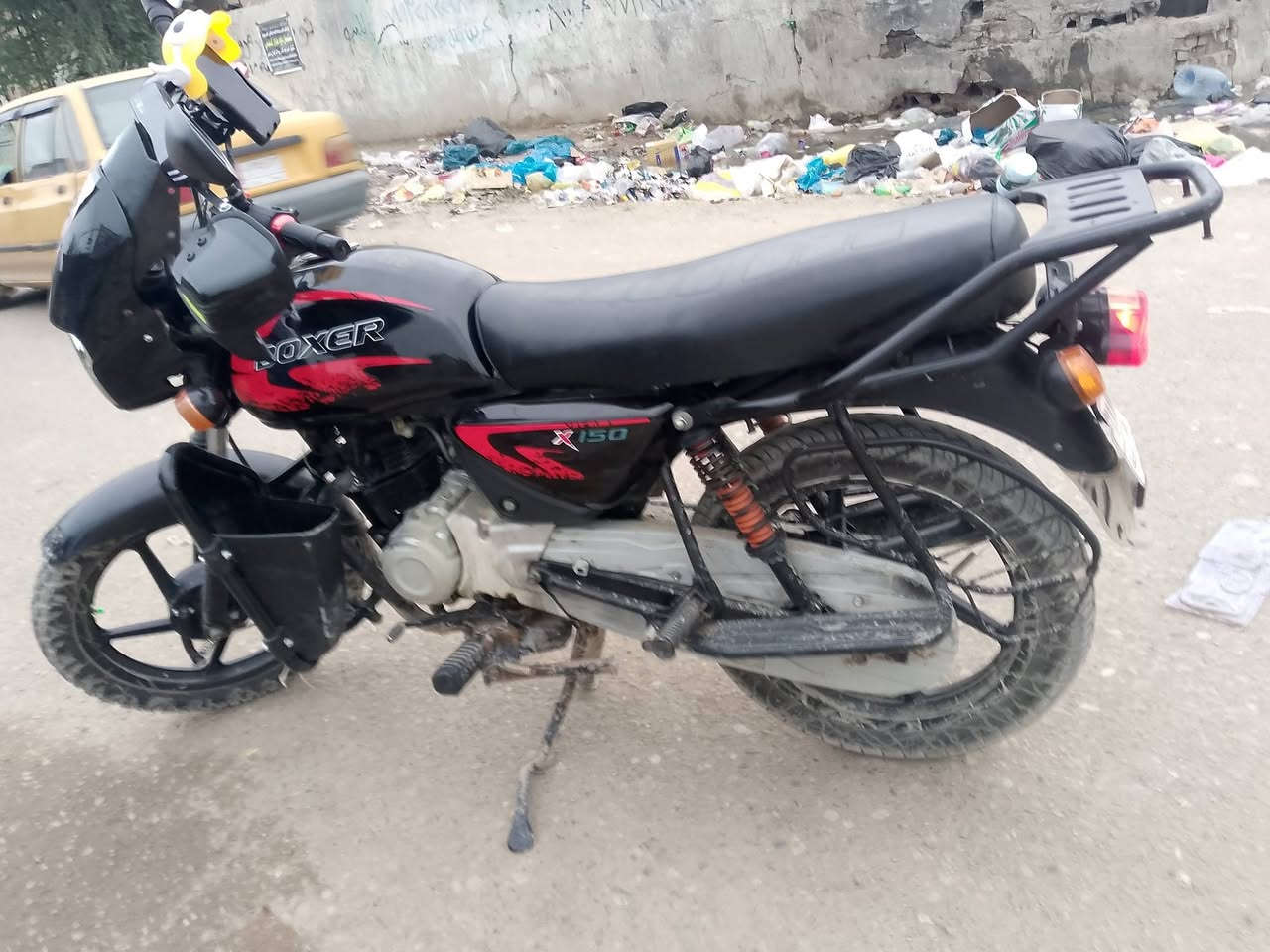 دراجه بوكسر نثيه موديل ٢٢ بسمي تحويل ثاني يوم رقم انكليزي محرك مجفت بوش وبستام شركه جاهزه تاير نضيف عنوان بغدادالزعفرانيه الاتصال *********** لسعر ١٨٥٠ وبيه مجال للطيبين
