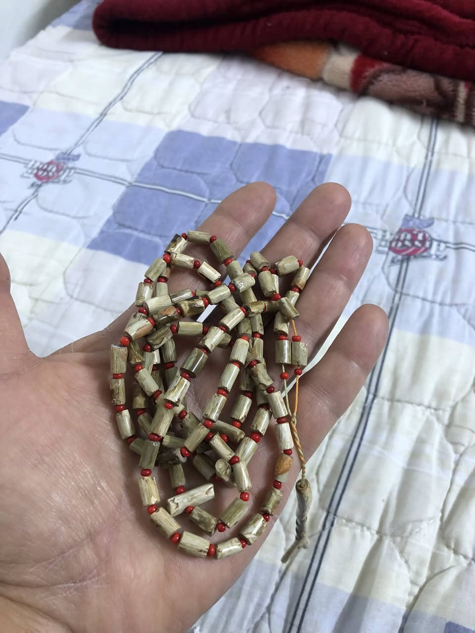 السلام عليكم
سبحه عقيق يماني شجري ١٠١ مع كركوشه فضه ايطالي عيار٩٢٥
سبحه  ١٠١ يسر البحر الاحمر مع فواصل مرجان
سبحه ٣٣ حجر التايكر
للاستفسار اتصال او واتساب ***********
