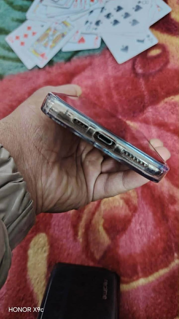 السلام عليكم
ايفون11برو ماكس
ذاكره256
بطاريه 83بلاديه
مبدل شاشه اصليه شرط
السعر:325وبي مجال 
للاستفسار/***********
