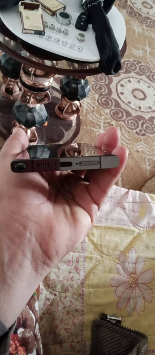 سلام عليكم جهاز الترا S23 ذاكره 512 شاهد الله جهاز وكاله بي بس ضهر مفطور تجي تحفص يله تاخذ 
شعندك مراوس 
مراوس بجهاز S22 او ايفون 
للبيع سعر 950 بي مجال قليل -/.
مكاني ديالى تقاطع الوجيهيه ,
لاتصال ***********
