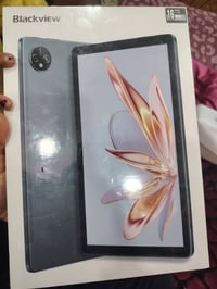 عندي محل تلفونات للبيع باترينات ميز رفوف ومع مستلزمات التلفونات من صيا...