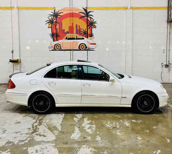 السلام عليكم 
مارسدس w211 e350 2007 
السيارة وكالة (خليجية) تو ويل   
السعر ١٧٥$ 
للتواصل ***********
