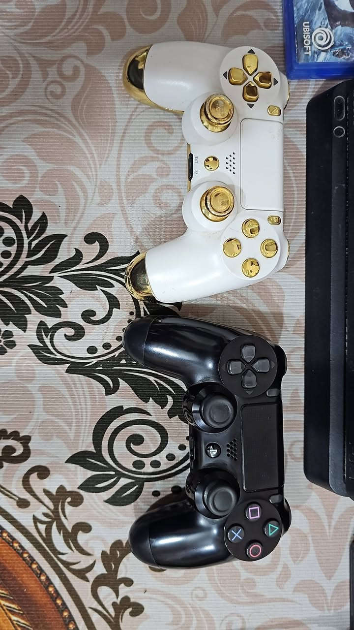 للبيع 500GB Slim PS4 بحالة ممتازة
الجهاز نظيف ويشتغل 100% يد أصلية + يد تجارية دركسون PXN مع الدواسات و قاعده للجهاز و الأقراص + تبريد
ألعاب:
GTA V
. Need for Speed Heat
• Minecraft
. Ghost Recon BREAKPOINT
للتواصل واتساب ***********
السعر 375 و بي مجال
