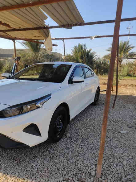 سيراتو موديل ٢٢ رقم أربيل سنوه ل٢٧ بسم شركه كفاله عامه مواصفات  عاديه  لد أمامي حساس خلفي داخل بيجي تبريد قطعتين
السعر 168 وبي مجال بسيط
‏‪‏‪***********‬‏
