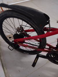 دوو بایسکل  سوورکە 50 هەزار ڕەشکە 60 هەزار   ژمارا موبایل 07510413329