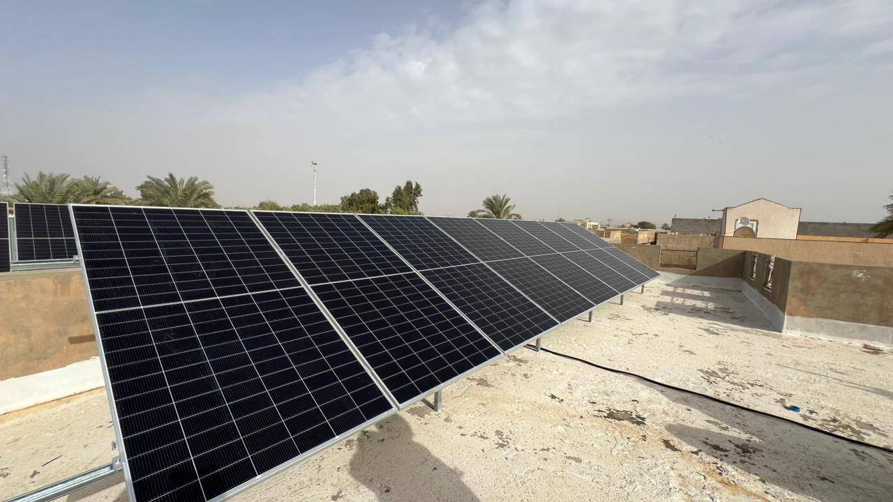 السيادة لمن يمتلك طاقته! 🛡️☀️
من قلب الضلوعية الأصيلة، نبارك للأستاذ طلفاح عبدالعزيز رشيد دخوله عصر الاستقلال الطاقي الكامل. بقرار واحد اختصر المسافات، ودّع ضجيج المولدات وتذبذب التيار، واختار "قوة الشمس" لتكون مصدر أمانه وهدوئه.
لماذا تعتبر هذه المنظومة هي الأفضل؟
• عطاء مستمر (16 أمبير): طاقة صافية ومستقرة تماماً، تمنحك رفاهية تشغيل منزلك وكأنك مرتبط بأفضل محطات الطاقة العالمية.
• تقنية الليثيوم (الجيل القادم): لم نعتمد الحلول التقليدية، بل زودنا المنزل بـ "مخازن طاقة" ذكية بعمر افتراضي يصل إلى 15 عاماً من الأداء الثابت.
• الحماية الذكية (Inverter): نظام إدارة طاقة متطور يعمل كدرع حصين، يحمي أجهزتك الكهربائية من أي تقلبات في الفولتية بشكل آلي تماماً.
استثمارك في "قوة الشمس" هو توفيرك للأبد 💰
توقف عن دفع الفواتير المتكررة، وامتلك "محطتك الخاصة" وفق الخيارات التالية:
🔹 خيار التميز (الكاش): خصومات حصرية وفورية لأصحاب القرارات الجريئة.
🔹 خيار التسهيلات (الأقساط): نظام دفع مرن وميسر، صُمم ليناسب الجميع وبدون تعقيدات.
قوة الشمس 🌞.. الريادة في التكنولوجيا، والسيادة في الاختيار

📞 للاستفسار وتصميم منظومتك الخاصة، اتصل بنا الآن:
الاعلامية دعاء الجنابي
‭٠٧٧٦ ٦٠٦ ٦٦٠١‬ ‭
‭٠٧٨٦ ٦٠٦ ٦٦٠١‬
———————————
فرع الحجاج 
استاذ دخيل 
‏‭٠٧٨٠ ٨٩٧ ١٦٣٢‬
———————————
فرع البوعجيل
مهندس عبدالله العجيلي
‏‭٠٧٧٣ ٧٧٠ ٧٢٠٢‬
———————————-
فرع العلم 
استاذ احمد بشار 
‏‭٠٧٧١ ٧٦٦ ٢٤١٤‬
———————————-
فرع الضلوعية
استاذ ازور سعد النظيف 
‏‭٠٧٨٢ ٩٤٦ ١٢٢٤‬
‏‭٠٧٧١ ١٠١ ٩٨٦٣‬
———————————-
فرع يثرب 
استاذ بهاء الحساني 
‏‭ ‭٠٧٨٢ ٤٩٦ ١٨٠٣‬
———————————
فرع الفلوجة
استاذ سعدون العيفان
‏‭٠٧٨٣ ٠٩٨ ٨٨٨٩‬
‏‭٠٧٥١ ١٩٨ ٨٨٨٩
