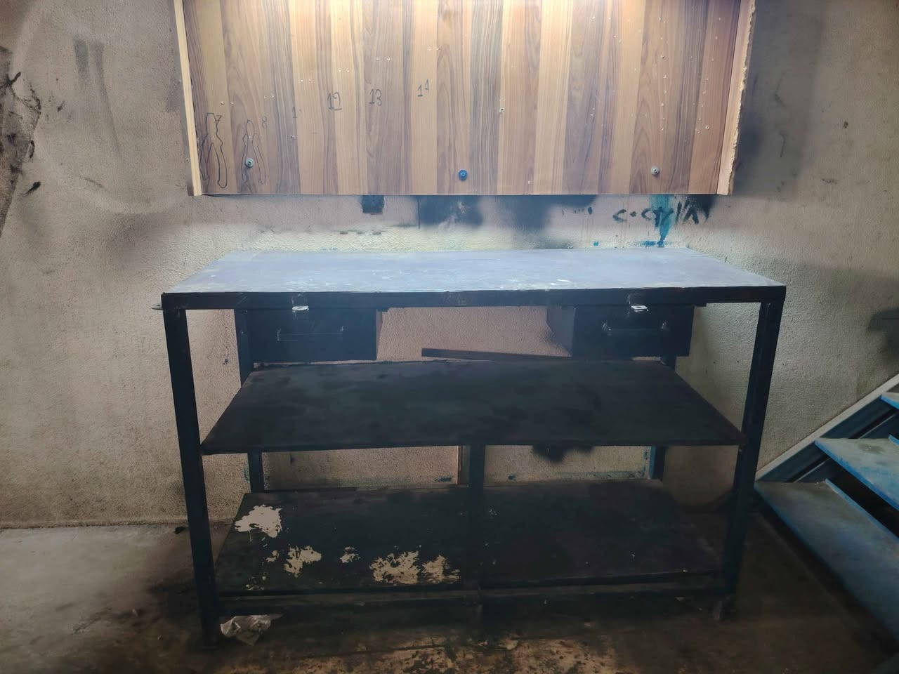 طاوله تعديل مع طاوله فيتر جديد بعد مستخدم شهرين مكلفني 4 وراق ابيع 3 ورقات بيها مجال رقم موبايل واتس ***********موقع اربيل بحركه أربيل, العراق
