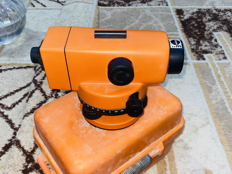 ⸻

🔴 للبيع ميزان تسوية (ميزان قامة) N20 🔴

📌 الحالة: جديد – غير مستخدم نهائياً
📌 النوع: ميزان تسوية أوتوماتيكي
📌 الموديل: N20
📌 الملحقات: الجهاز فقط (بدون القاعدة / الرجلين)
📌 الاستخدام: أعمال المساحة، البناء، تسوية الأرض، تحديد المناسيب

📍 المكان: صلاح الدين
💰 السعر: 300,000 دينار (قابل للتفاوض)

📞 للتواصل: ***********
📩 أو مراسلة خاصة

🔹 الجهاز نظيف وجاهز للفحص
مهندسين العراق🇮🇶
