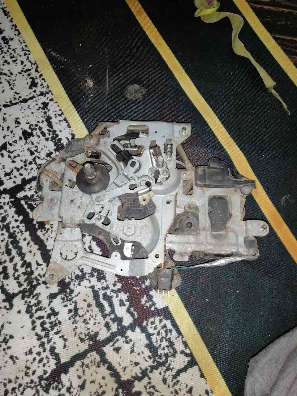 السلام عليكم من رخصت الادمن للبيع غراض كيا سيدونا ٢٠٠٧ وهاذه رقمي ***********
