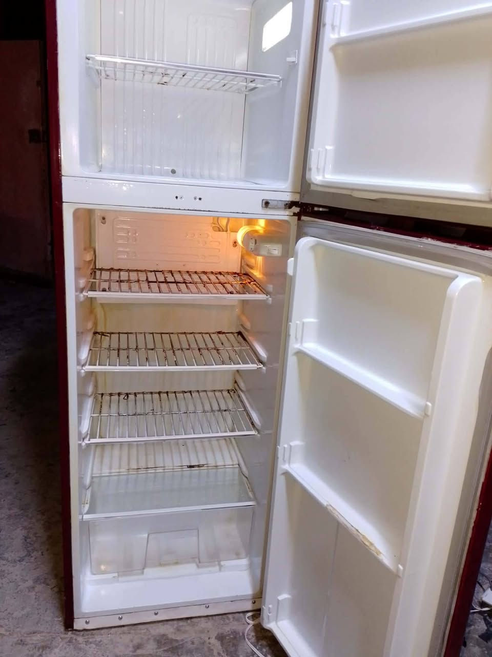 ثلاجة حجم وسط شغالة ع الفحص
السعر 125بي مجال
العنوان قرية مختار ***********بي واتساب
