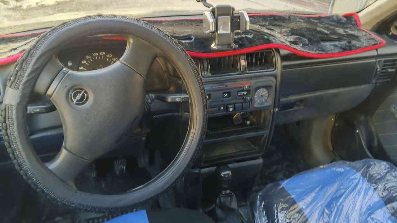 سياره اوبل موديل 90 مشروع وطني لل 27 تحويل وكاله شرط محرك 16 تايرات جديده لا صرف ولا بخار سياره مصبوغه جديد اي عما بيها كركوك حي بدر دفتر بنزين بيها كهربائيه شغاله السعر 27 بها مجال.    ***********
