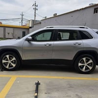 للبيع Jeep Cherokee 2021 بحالة ممتازة جدًا، سيارة نظيفة ومعتنى بيها من...