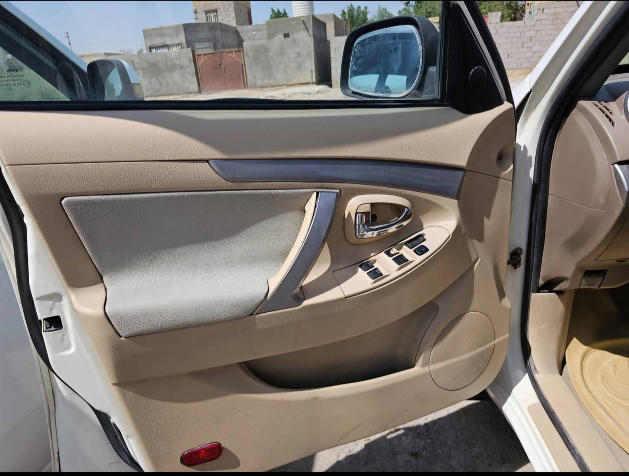 السلام عليكم  سياره مزاد وزاره الداخليه
موديل 2014 مكينه بلاد مستبوشي 
سياره نضيفه دواخل بطاين كشنات دشبول نضيف  كارتون 
السعر، 40ورقه 
العنوان ناصريه قضاء الرفاعي 
 الستفسار 
***********

و***********
