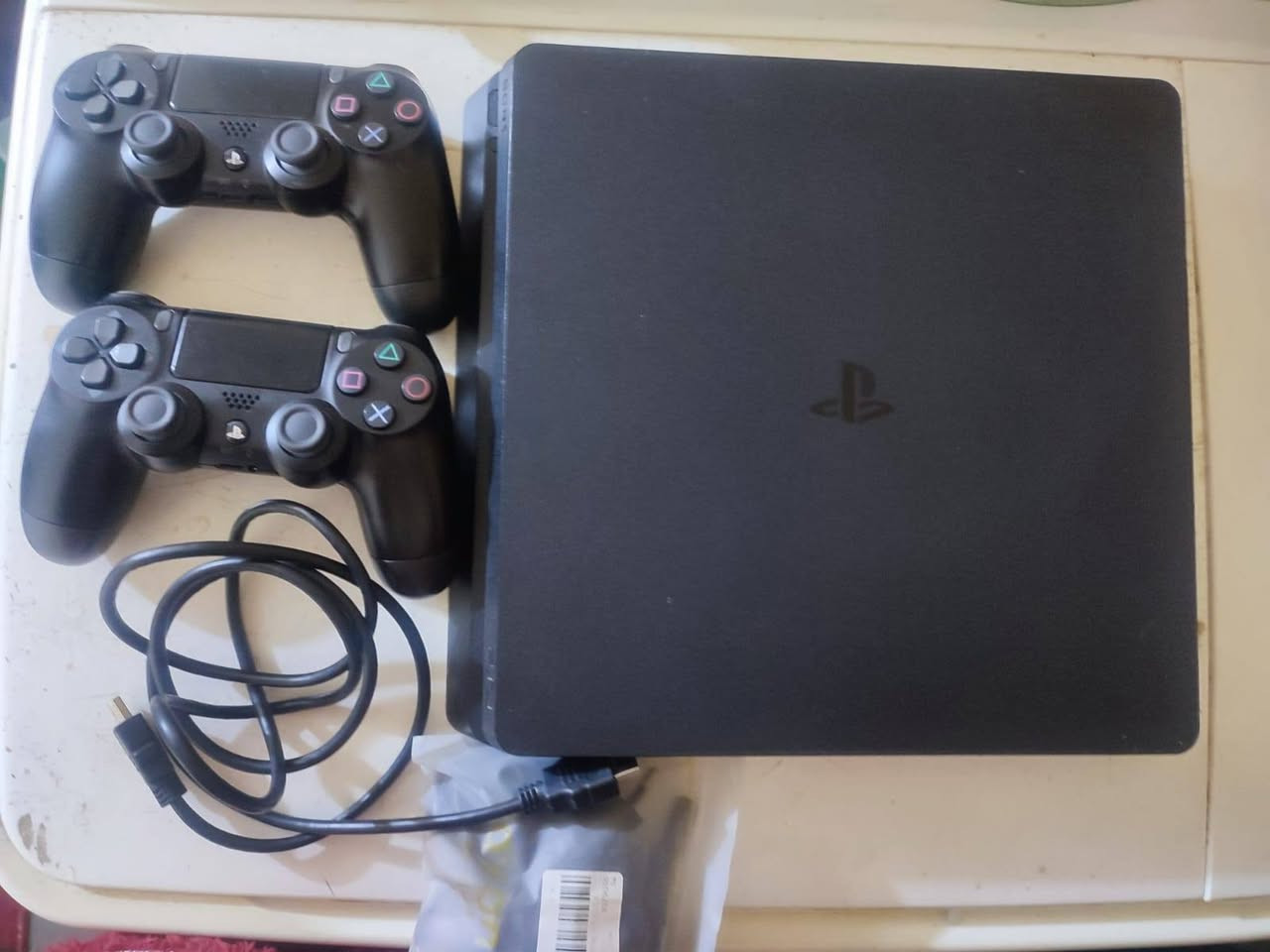 سلام عليكمم عنديي بلي4 سلم نظام 13.4 نص تيرا
بس فوك ال10 العاب +الالعاب الاساسيه موجوده  
ملحقاته كاملات 
يدات 2
اخوان السعر اخو البلاش
200 الف فقط مكاني كربلاء
الي يريده يراسلني ويدلل
وايضاً متواجد واتساب
***********
