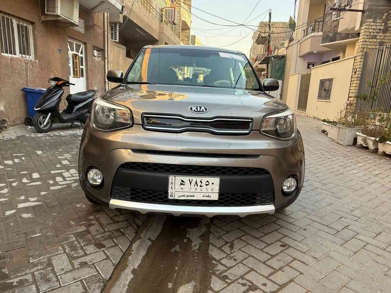 سلام عليكم كيا صول وراد امريكي 2018
محرك 2000 GDI المرغوب مواصفاته معروفه ثلالث انظمة قياده تبريد ثلج سستم صوت كير و مكينه خير من الله باسمي رقم بغداد الانكليزي ماشيه 46 الف ميل حقيقي قابله للزياده السياره وارد امريكي صور الحادث بالصور حادثها خفيف ما طاك بيها ايرباك بنيد و دعاميه وبالعراق بيها الباب الخلفي بنهايته ومن جوه الجاملغ وموضحه بالصور صبغ الباب مامطابق السياره خير من الله رايدها ب120ورقه وبيها مجال بسيط رقمي ***********
