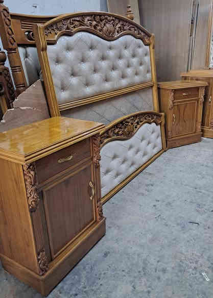 يعلن معرض الموسوي عن وجود غرفه نوم نظيف كلش داخل وخارج صاج ضهر جرجوبه دنك زان مصري ونقش زان مصري زاويه كنتوريه بارتفاع الكنتور الغرفه لون عسلي اي استفسار خاص او الاتصال ***********
***********واتساب
