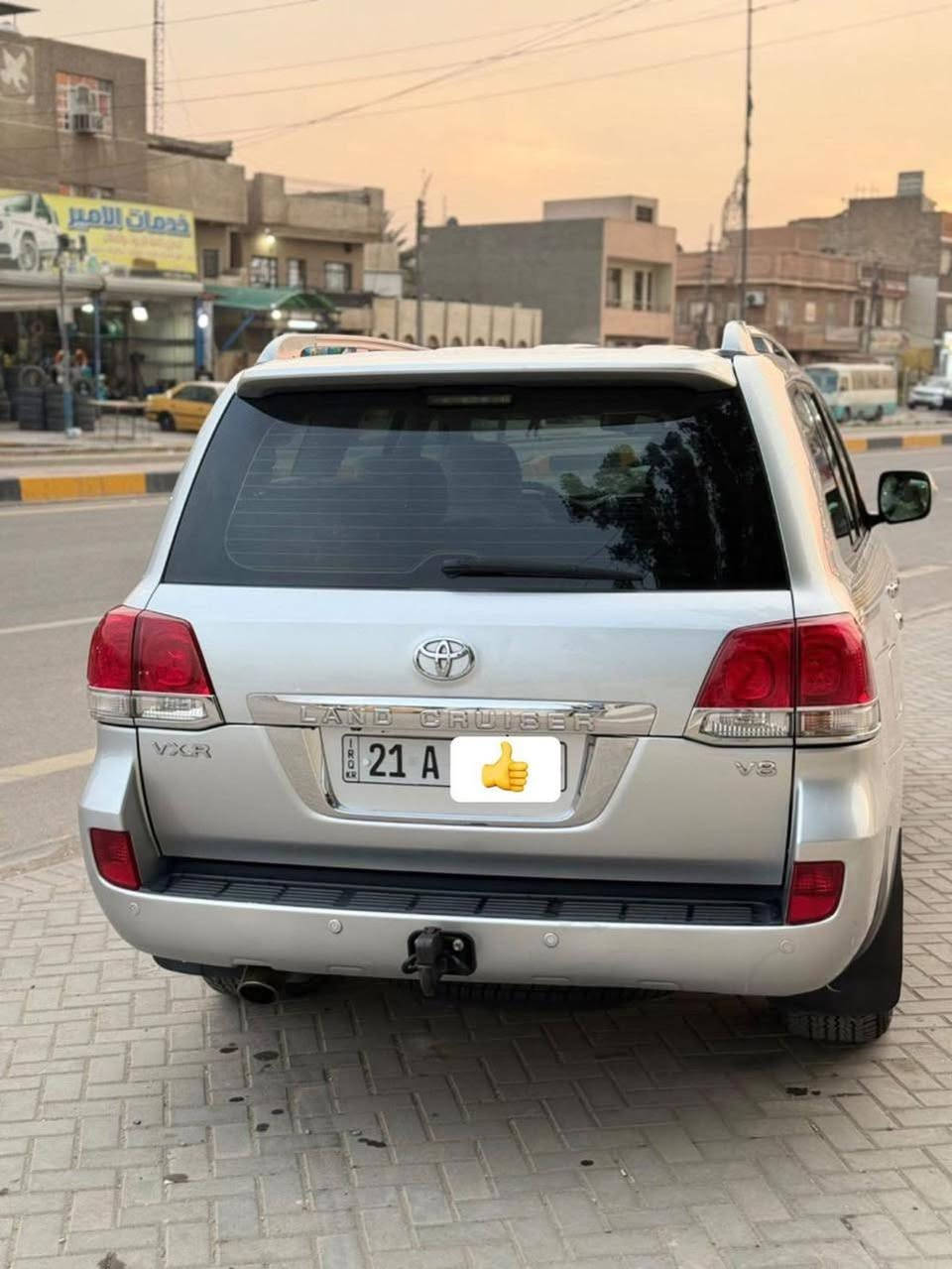 السلام عليكم
لاندكروز 2010 سعر جدا مناسب 
VXR 4.600
بيهه قطعه ونص صبغ 
كير مكينه مكفولات 
ماشيه 230.000k.m
رقم مميز باسمي 
تخويل تضليل من اقليم كردستان 
السعر 280 وبيهه مجال
***********
