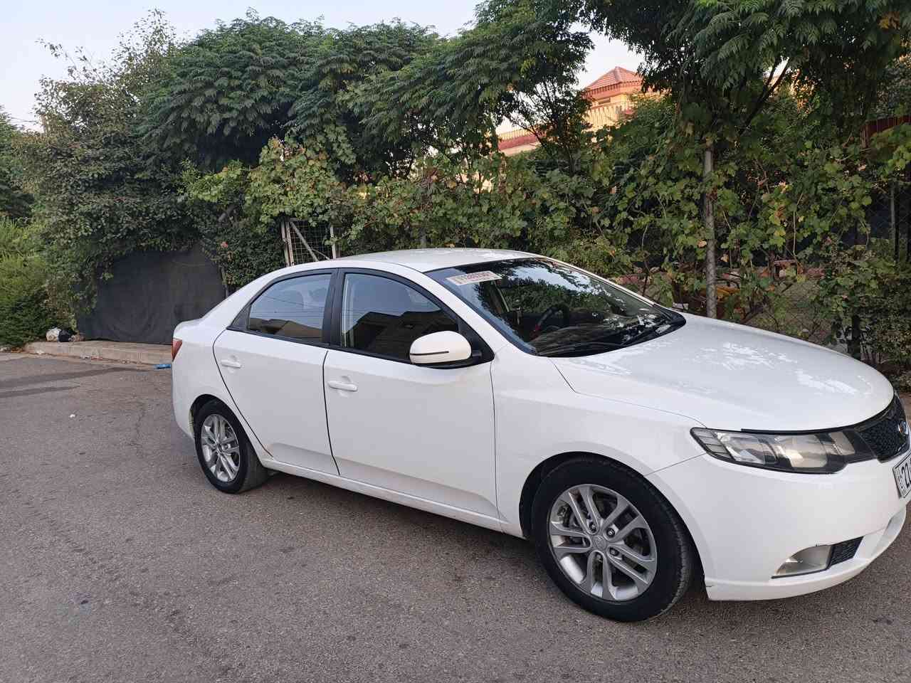 بسم الله الرحمن الرحيم
تحية طيبه للجميع 

 كيا سيراتو موديل  kia 2012 توماتيك   
مكفوله
   گير ومحرك شرط مامفتوح
 سياره نظيفه مال بيت 
تبريد ثلج 
اشارات بالمري 
رقم اربيل سنويه  نهاية 2026 
شرط التحويل 
الضرر  بابين مبدل شركه 
عليها غراما 100 دولار ينزل من السعر 
السعر 95 وبيها مجال
الاتصال ***********
***********
