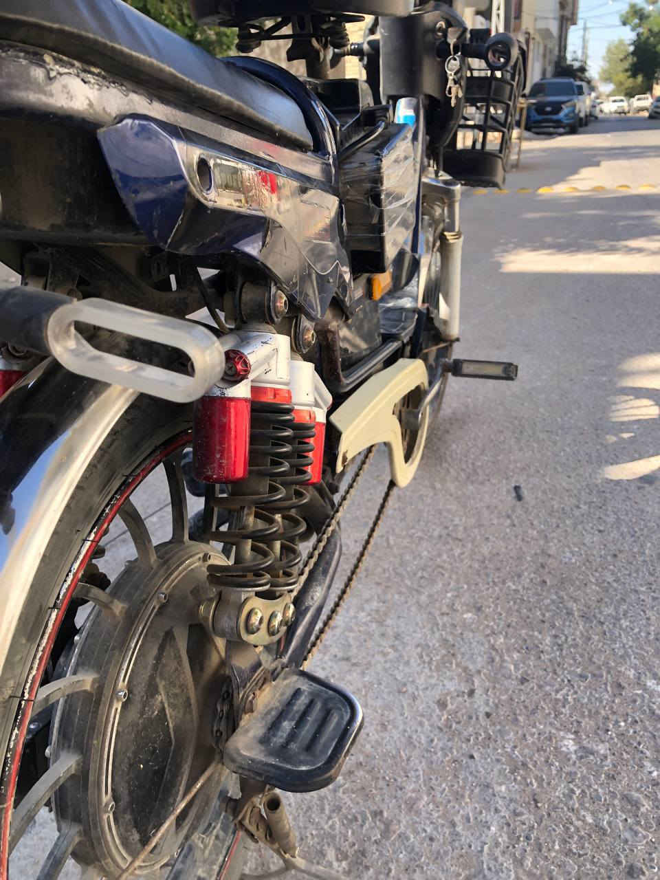 سلام عليكم دراجه شحن نضيفه
كلشي شغال ملاحضه بطاريات جدد 
ملحقات شاحنه 
مكاني نجف تواصل عله خاص


**إذا كنت صاحب هذا الإعلان وتريد حذفه لأي سبب، رجاءا أرسل رسالة إلى الدعم الفني**