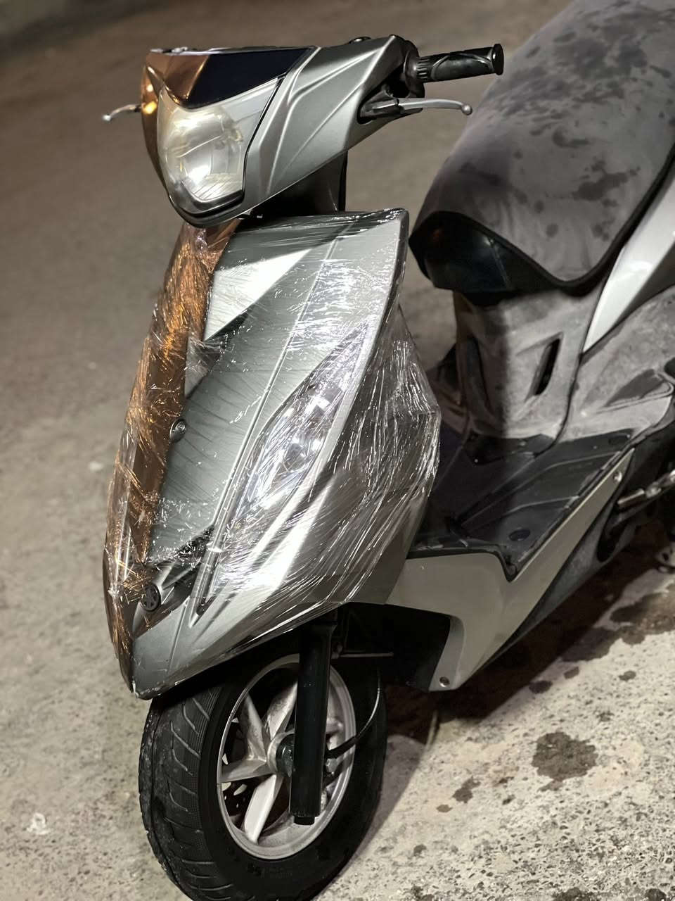 السلام عليكم
دراجة GTR 
الدراجة خير من الله حلوة ونظيفة مكفولة كفالة عامة من كفر تجاري ومكينة مفتوحة الدراجة شلعة ومعدل كلة شغال كهربائيات دبل اشاره والدراجة نكرة مال جناية صارلها شهر ونص اخذتها من الضلال 
ملاحظة: الدراجة اريدها مراوس وي pcx ماليزي جيل ثالث او ثاني 
مكاني بغداد 
الرقم ***********
