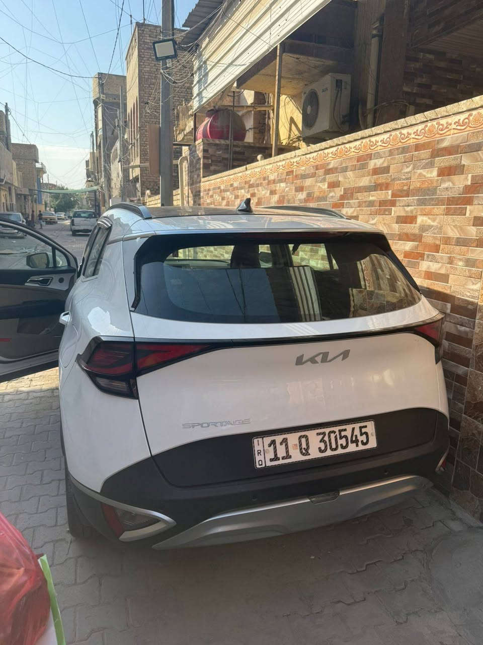 السلام عليكم كياسبورتج فول مواصفات بصمتين جنطه كهرباءشاشه متصل نقط عمياء
هندابريك دكمه كشن كهرباء اماميه كشنات دفه ستيرن دفه 
ماشيه 2000السياره زيرو 
رقم بغداد وبسمي هزه جديده ورقم انكليزي موديل 2025 سعره300 24 وبيه مجال بصيط رقم الهاتف ***********  مكانه بغداد الحرية بغداد
