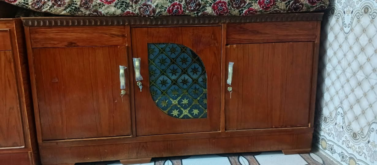 السلام عليكم موجود قرفه اخشاب للبيع وبوفيات وكناتيراتصل***********
