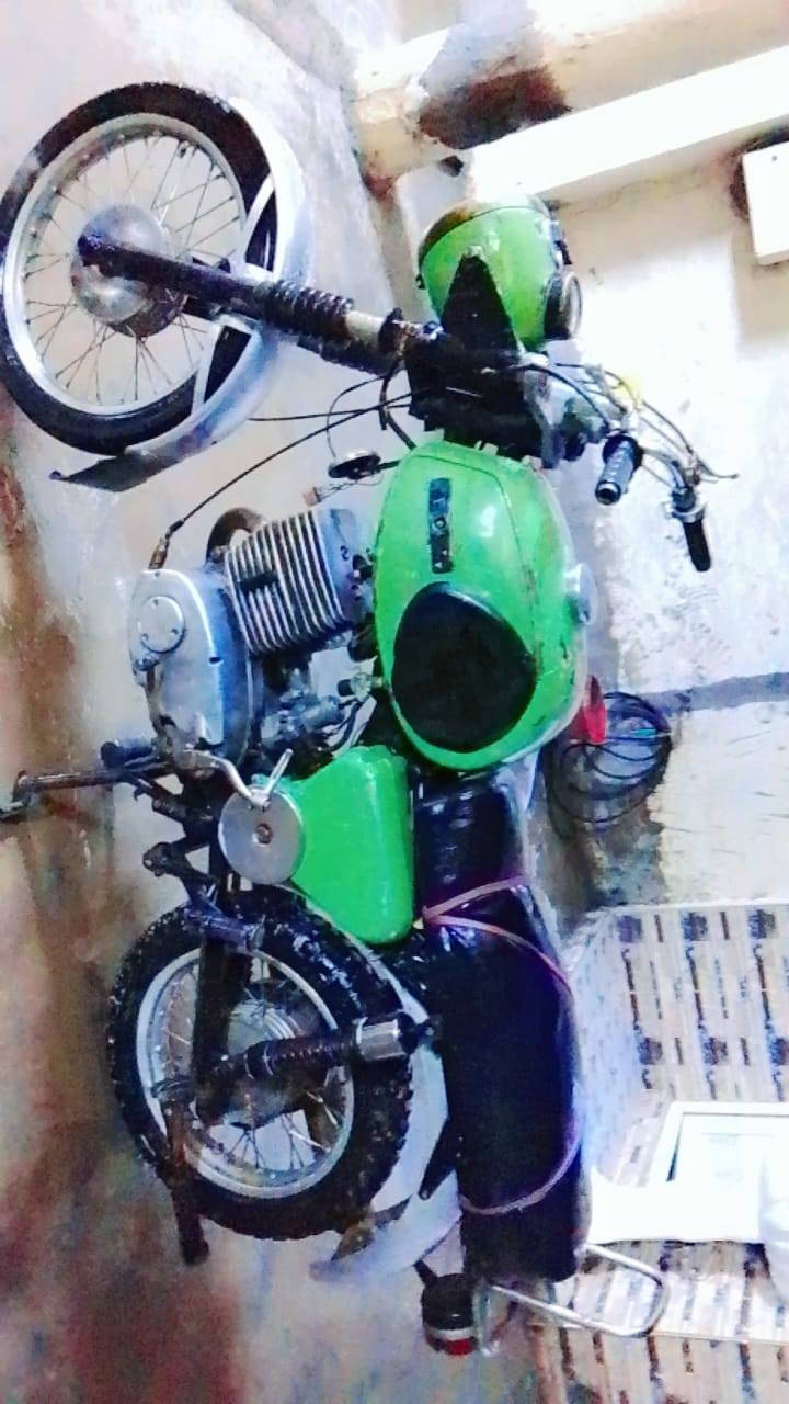 دراجه MZ للبيع السعر 550 بيه مجال جديده كهربائيات كله شغاله مكفوله من كلشي موديل 81  عنواني الرمادي حي ضباط للاستفسار على رقم ***********
