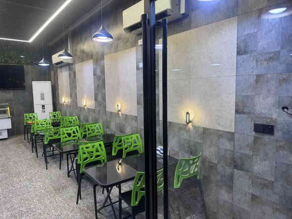 مطعم للبيع مع كافة محتوياته
العنوان : الدورة - الطعمة
للتواصل ***********
