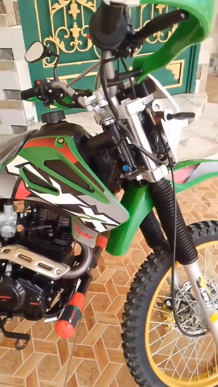 للبيع كاويار موديل 25 محرك 250 بعده زيرو ماشي 40 كيلو لون مميز كلو شرط كفاله عامه  جبتو بلكارتون صارله 5 ايام من امطبك سعره مليون و 400 وبي مجال الاستفسار ‏‪***********‬‏
