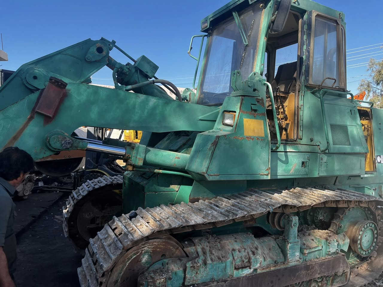 شفل کۆماتسوو للبیع حجم ٦٠ محرک و کامل جاهز 
***********
