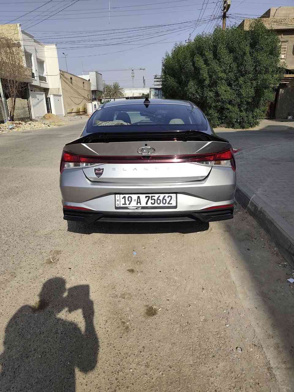 السلام عليكم  
هيونداي النترا موديل 2023
مواصفات :- ( محرك 2000
 دوش ، بصمة ابواب 
+ صندوك + تشغيل 
، تشغيل عن بعد ، 
شاشة ابل كار بلي ،
 كاميرا خلفية دواره 
، فول تحكم ستيرن 
، مانع تزحلق ، تحديد مسار
 ، قيادة ذاتية ،  + مانع تصادم ، 
نقاط عمياء جانبية ، ويل كب ،
 وباقي المواصفات المعروفة ) 
((حادث موضح بالصور
بارد بلجاملغ وشبر صبغ بلبنيد
 بدون دواخل ليبل واحد راعيه في كربلاء وكاله خاصه للقياده  من راعيه  تخم تاير هسه شاده وباتري جديد ومدوشم الأرضيات سعر 145وبيه مجال ماشيه 102الف كيلو متر  عنوان كربلاء 
مراوس  اذا سبورتج حديث أو توكسان  هذا رقمي 
***********
***********
