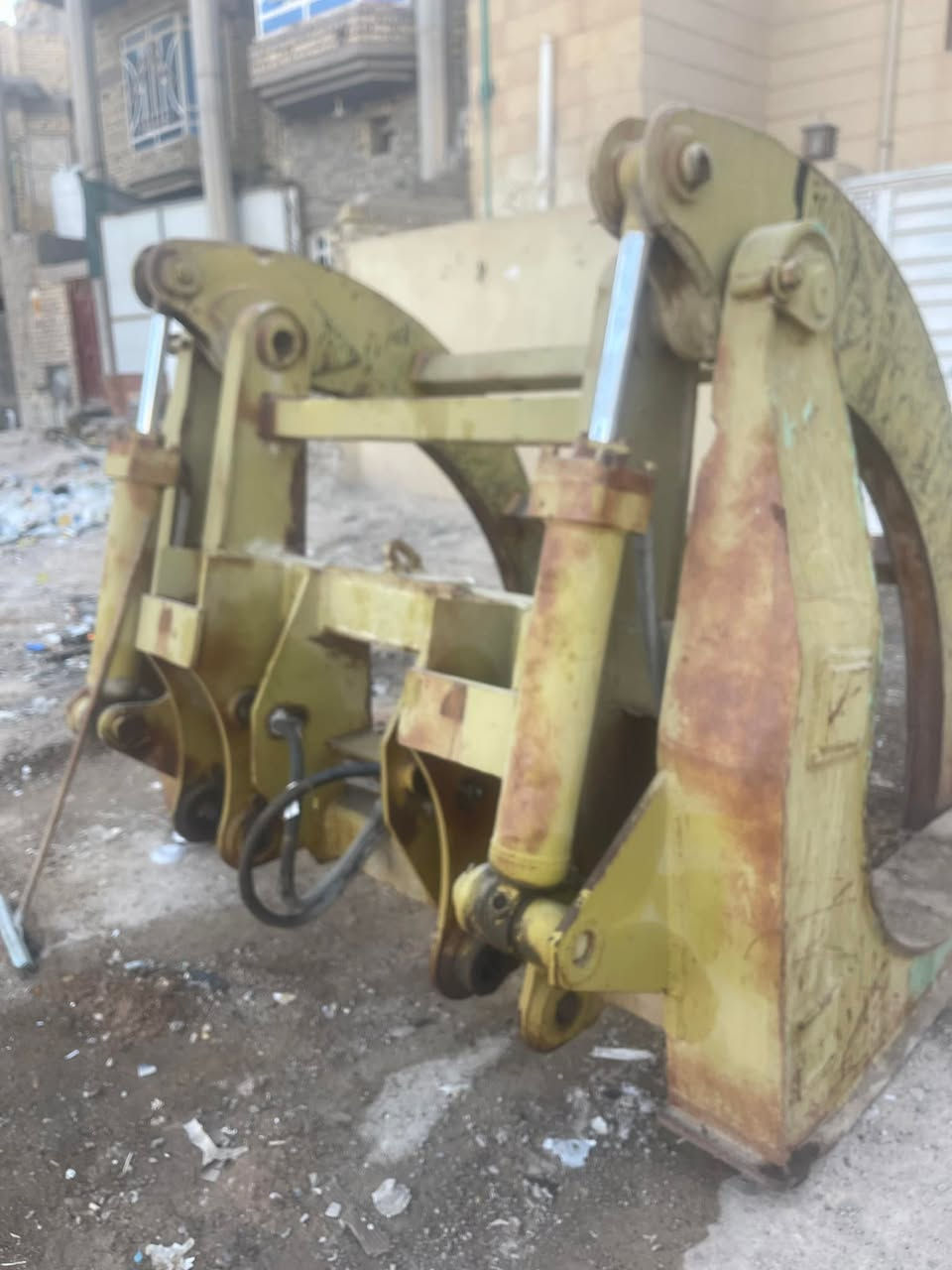 شوكيه للبيع حجم ثقيل عنوان بصره الزبير *********** / ***********
