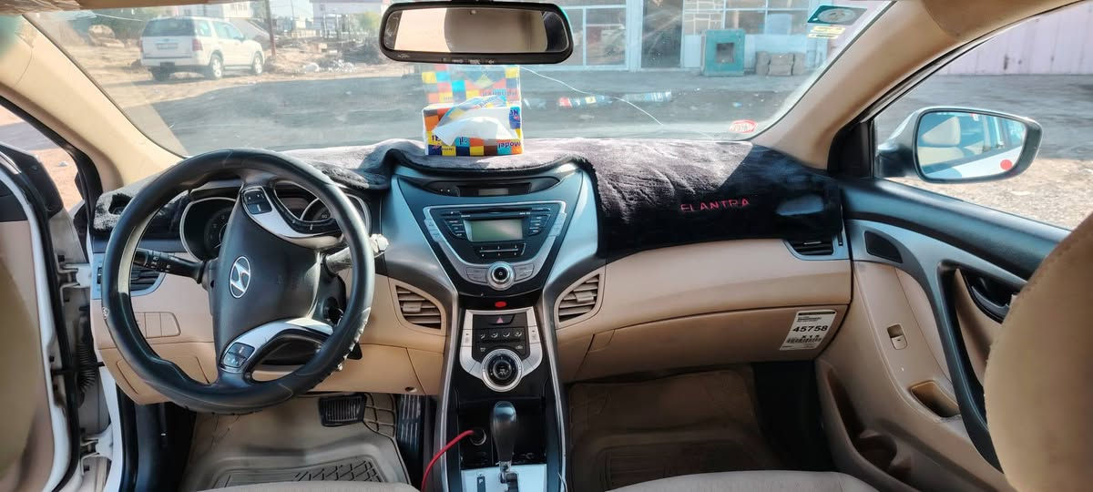 سلام عليكم النترا للبيع موديل 2012 رقم بغداد سنويه لحد 27 تحويل ثاني يوم جاملوق بي اقل شبرين صبغ الباب وره السايق مصبوغ سعر 105 بيه مجال ***********
