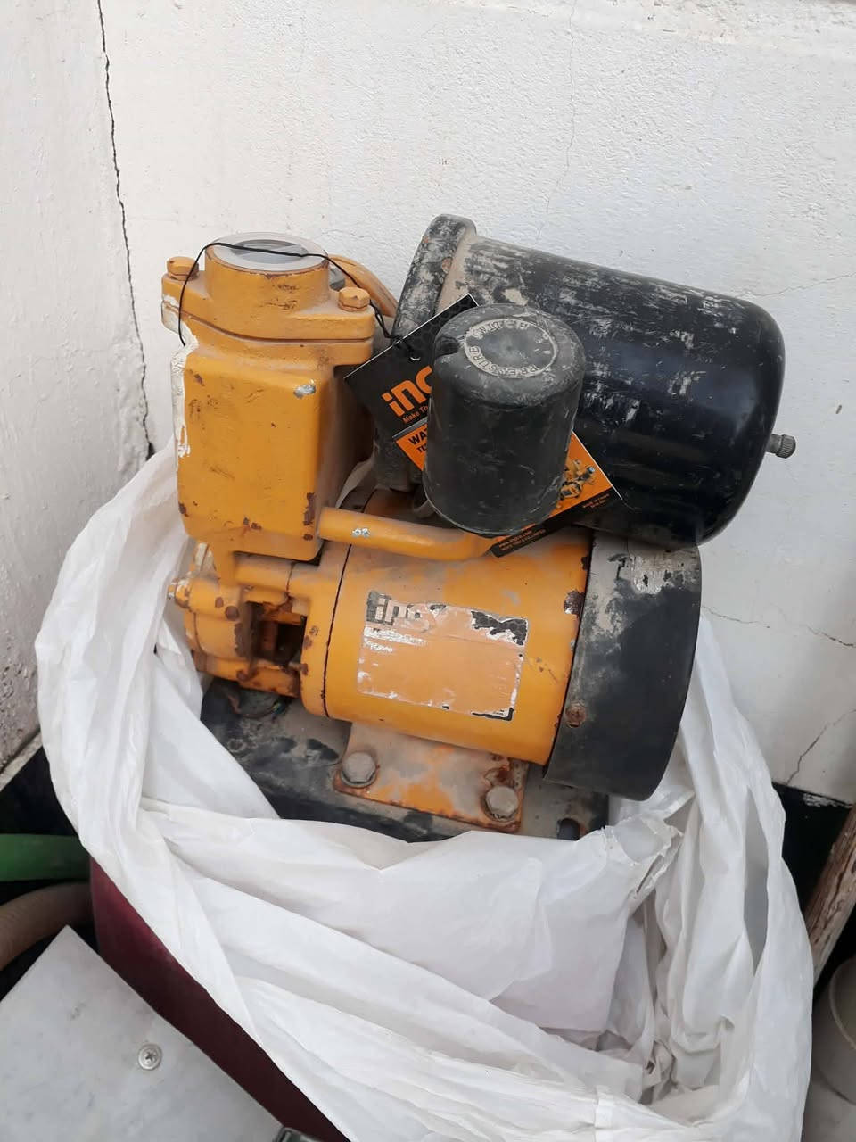 كيزر + برميل + ماطور
كيزر نوعيه الطحان ١٢٠ لتر مزروف القاعده الجوه مالته فقط يرادلها تبديل قيم وأخذ
برميل سعره ١٥ الف 
ماطور ملف نحاس يحتاجله لف سعر ب١٥ الف


**إذا كنت صاحب هذا الإعلان وتريد حذفه لأي سبب، رجاءا أرسل رسالة إلى الدعم الفني**