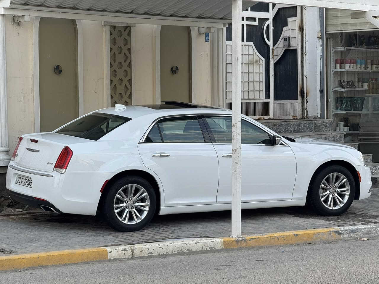 اوباما ٢٠١٨ سي فول مواصفات ١/١ سياره جديده بمعنى الكلمه ماشيه ٧٠ الف ميل مكفوله من الضربه والصبغ والتبديل والخدوش
كشنات كهرباء وتدفئه وتبريد خزن كشنات مري قلاب بانواراما وبعد هواي مواصفات رقم سليمانيه سنويه مجدده هزه جديده السياره جديده وجاهزه بدون اي نقص السعر ٢٨٥
مكان السياره بصره للاستفسار ***********
