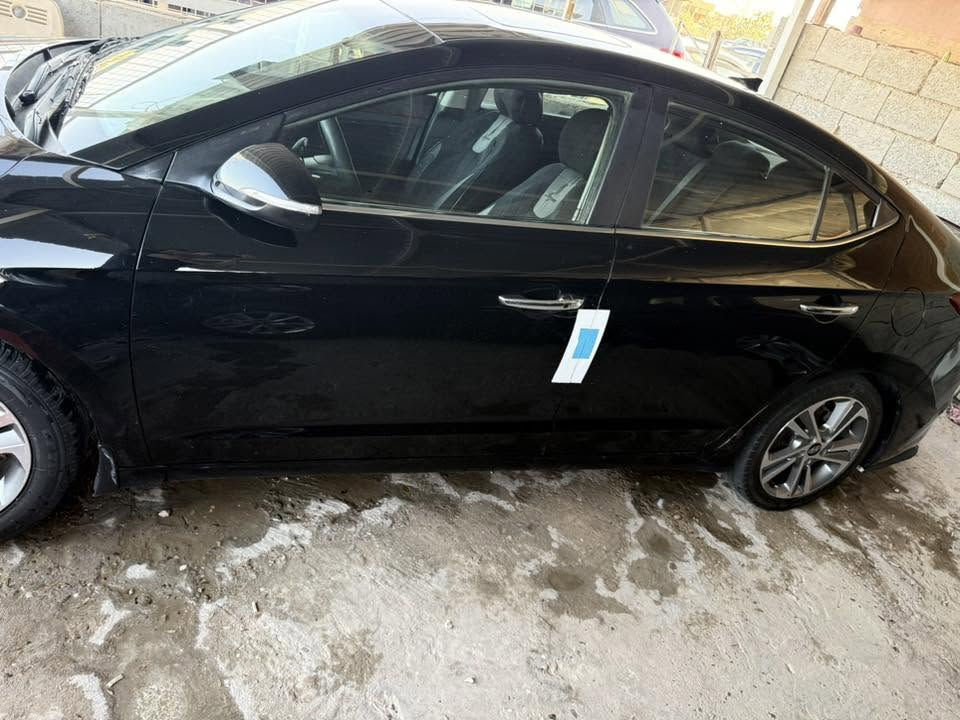 النترا موديل 2017 
محرك 2000 دوش ✅
فول جاهزه للشارع مال جنايه vib ✅
تبريد ثلج ماشاءالله ❄️ 
شاشه ✅
سونارها موجود السياره قطعه وحده ( جاملغ اليمين فقط فقط ) ✅ سياره فول فول 1على 1 ✅ 
مواصفات ايراني نضافه 100‎%‎ 
السعر 12 وبيها مجال 
الشراي يتفضل (***********)

